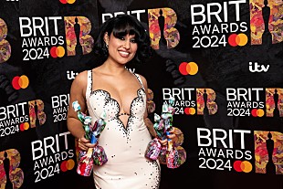 「【ブリット・アワード2024】全受賞リスト、レイが史上最多6部門に輝く」