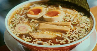 「MONKEY MAJIK、ドラマ『地球の歩き方』EDテーマ「The Good Life」MV公開」