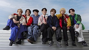 「Travis Japan、パーティー感あふれる「T.G.I. Friday Night」CMスポットを公開」