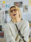 「藤井 風が初回放送に登場、NHK制作『tiny desk concerts』日本版」1枚目/3