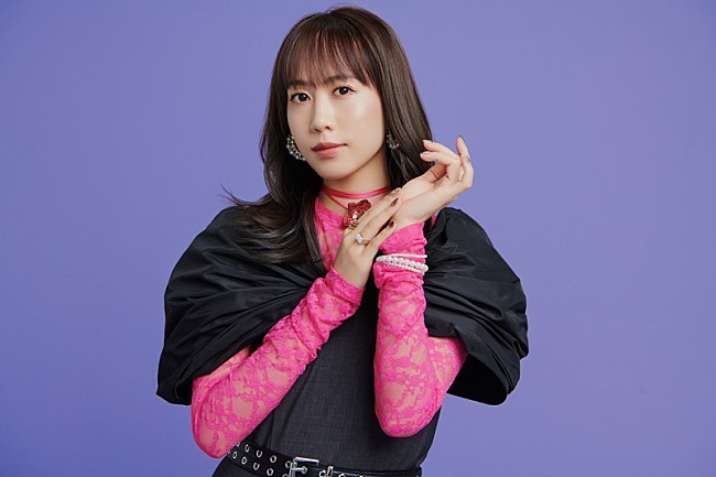 「CHiCO、大塚 愛による提供曲でアニメ『夜桜さんちの大作戦』エンディングテーマを担当」1枚目/3