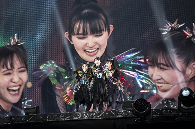 「＜ライブレポート＞BABYMETAL、MOMOMETALの“聖誕”を3万人と祝福　各日異なるセトリで魅せた日本凱旋公演」1枚目/22