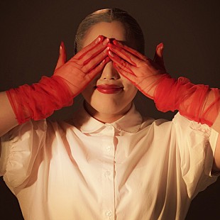 「ゆりやんレトリィバァ、アリアナ・グランデのジャケ写を完全再現」