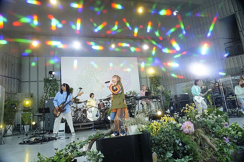 「【家入レオ YAON ～SPRING TREE～】Photo by サイトウダイシ」3枚目/4