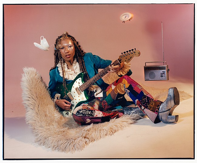 「ラヴァ・ラ・ルー、サイケなSFロマンスを描いたコンセプトAL『スターフェイス』から1stシングル公開」1枚目/2