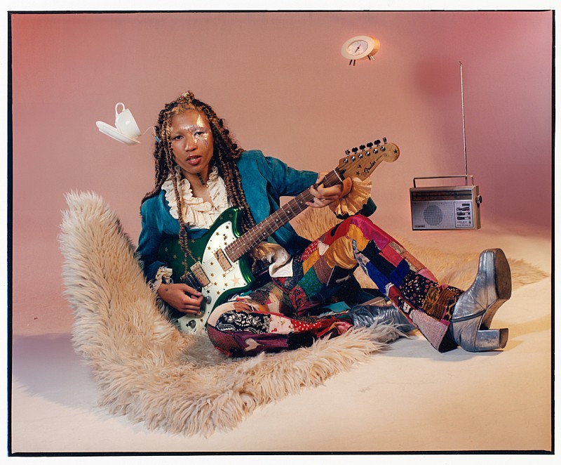 「ラヴァ・ラ・ルー、サイケなSFロマンスを描いたコンセプトAL『スターフェイス』から1stシングル公開」1枚目/2