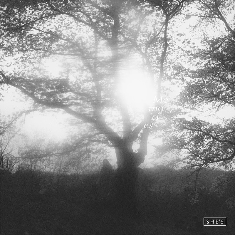 「SHE&#039;S 配信シングル「Memories」」2枚目/2