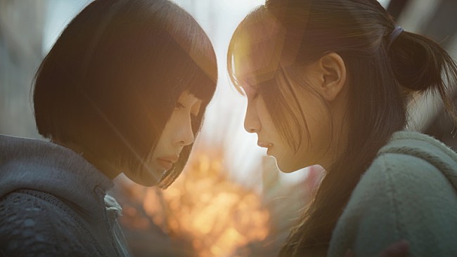 「ano feat. 幾田りら「絶絶絶絶対聖域」MV、二人が人類の生存をかけたゲームに挑む」1枚目/5