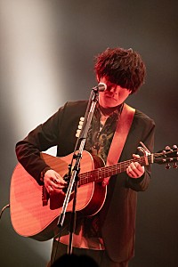 ライブレポート＞上野大樹 全員のこれからの暮らしに“喝采”を送りあっ