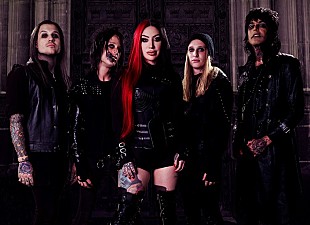 「メタル界のレディー・ガガ、アッシュ・コステロ率いるニュー・イヤーズ・デイが新作日本盤を5月にリリース」