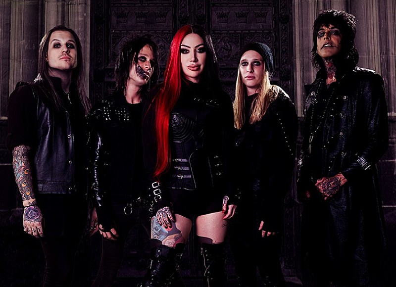 「メタル界のレディー・ガガ、アッシュ・コステロ率いるニュー・イヤーズ・デイが新作日本盤を5月にリリース」1枚目/2