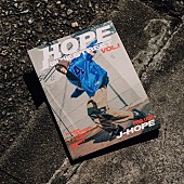 「【ビルボード】J-HOPE『HOPE ON THE STREET VOL.1』がDLアルバム初登場1位、計9作がトップ10デビュー」1枚目/1