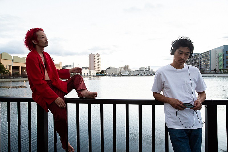 「森山未來&永山瑛太18年ぶり共演の舞台裏、マヒトゥ・ザ・ピーポー初監督『i ai』メイキング公開」1枚目/3