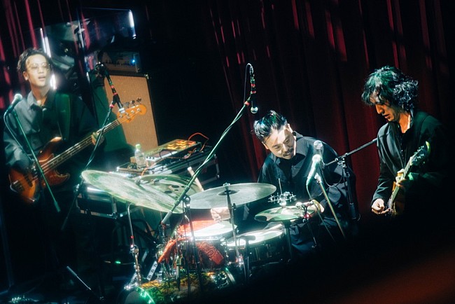 「＜ライブレポート＞CRCK/LCKS、キャリア初ビルボードライブ公演ならではのアレンジで魅せた至極の一夜」1枚目/10