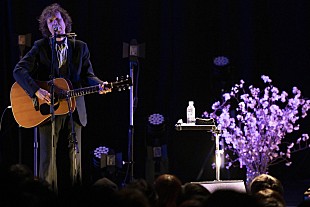 「ベック、一夜限りのアコースティック・ライブ開催 日本は「フルサトデス」」