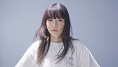 「あいみょん、16thシングル「会いに行くのに」の一部楽曲が視聴できる“very short movie”を公開」1枚目/2