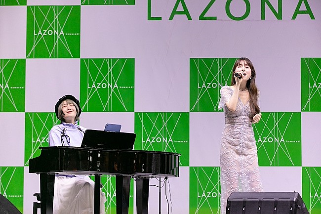 「May J.、アルバム発売記念イベントを開催　ハラミちゃんがサイプライズで登場」1枚目/3