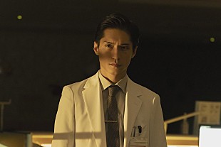 「「Re：リベンジ」“大友郁弥”錦戸亮の“見せつけキス”に注目集まる 「悪い男だけれど、カッコ良い」「脳裏から離れない…」」