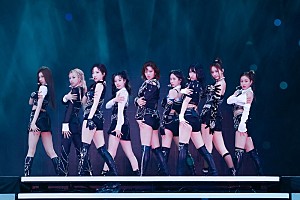 急きょ追加公演が決定、【TWICE 5TH WORLD TOUR 'READY TO BE' in