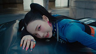 「aespa、ミニマルでキャッチーな新曲「Supernova」MV公開」