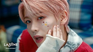 「DXTEEN、新曲「Dance On Open World」MVで無邪気に踊り楽しむ」