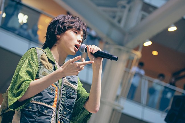 「imase、1stアルバム『凡才』リリイベで全5曲を熱唱　新曲「BONSAI」MV公開」1枚目/12