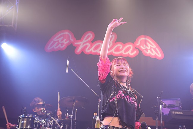 「＜ライブレポート＞halcaが1年ぶりフルバンド編成ライブ、フロアを熱狂の渦に」1枚目/6