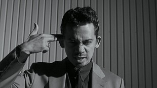 「ALI×般若がストイックなパフォーマンス、アニメ『ザ・ファブル』OPテーマのMV公開」