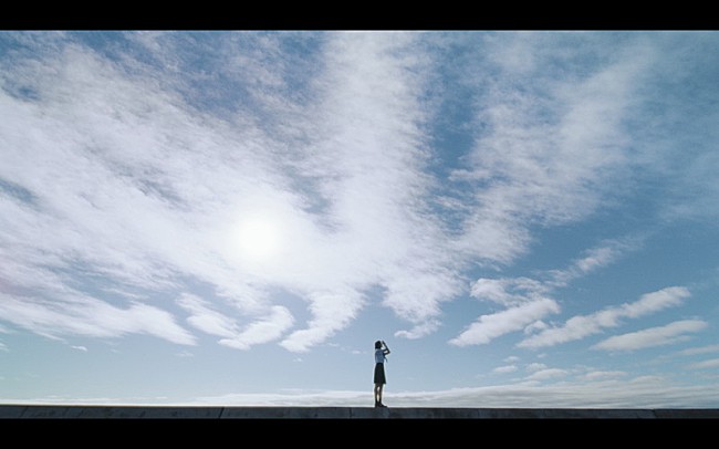 「Mrs. GREEN APPLE、新曲「Dear」MVティザームービー第2弾を公開」1枚目/1