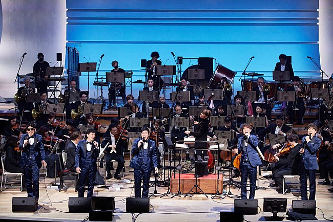 「＜ライブレポート＞ゴスペラーズ、30周年記念フルオーケストラツアー完走　5人とマエストロ、管弦楽、編曲家の美学が結晶」1枚目/8