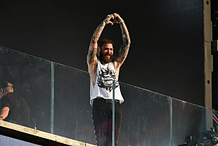 「ポスト・マローン、ブレイク・シェルトンとのカントリー・コラボ曲を一部公開」