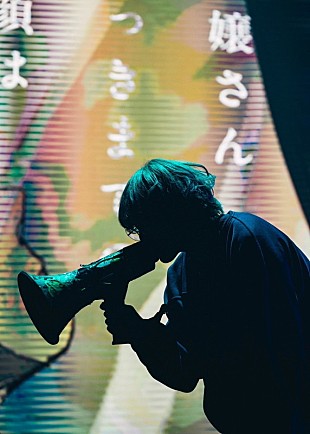 「Eve初のアジアツアー、ジャカルタ公演ライブ写真＆ドキュメントムービーを公開」