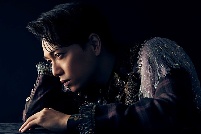 「山崎育三郎、新曲「クランクアップ」がTVアニメ『黄昏アウトフォーカス』OPテーマに決定」1枚目/2