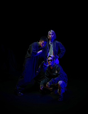 「Dos Monos、バンドサウンドを核としたニューアルバム『Dos Atomos』リリース」