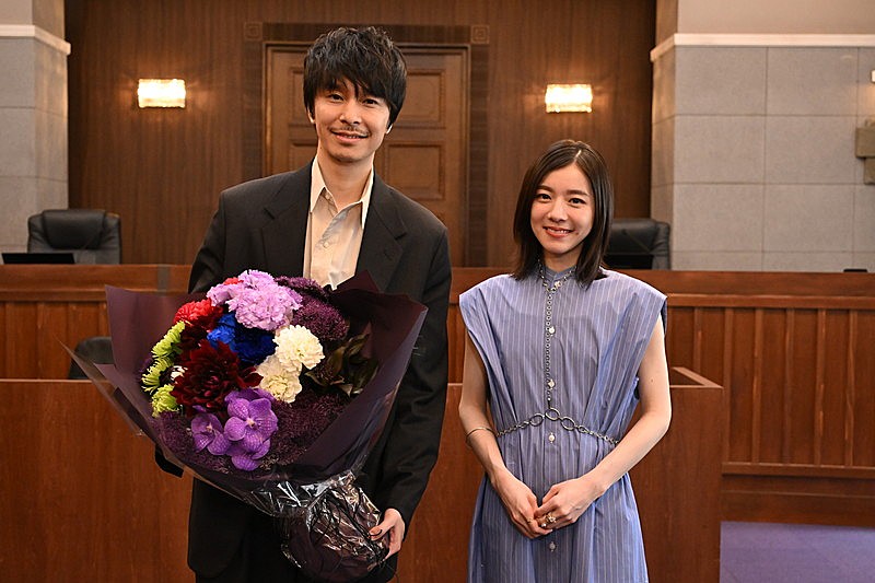 「長谷川博己／milet」2枚目/5