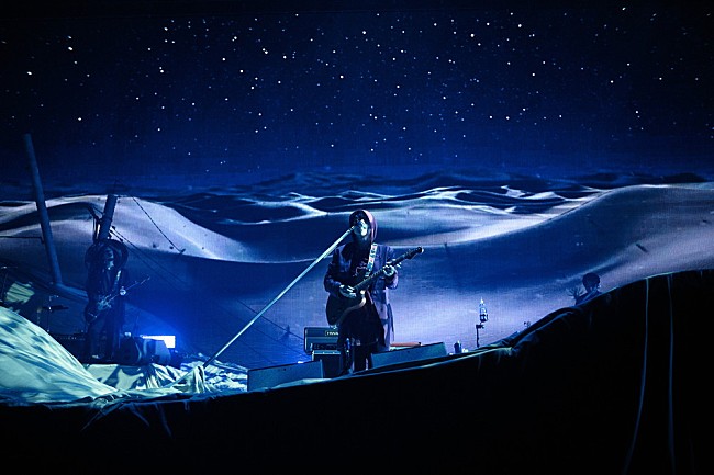 「＜ライブレポート＞Tele、初の武道館公演で【箱庭の灯】ツアー開幕――「マイクを通さないと声が届かない会場までは行こうと思ってます」」1枚目/13