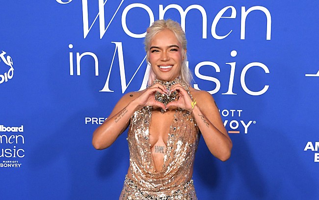 「【2024ビルボード・ラテン・ウィメン・イン・ミュージック】カロルG、＜ウーマン・オブ・ザ・イヤー＞受賞スピーチ全文」1枚目/1