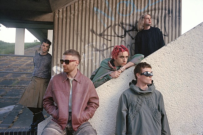 「フォンテインズD.C.、バンド自ら監督した「Favourite」MV公開」1枚目/2