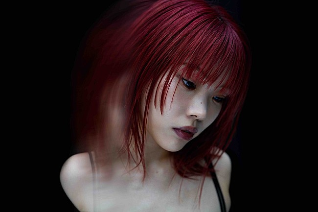 「アイナ・ジ・エンド、BiSH解散後の1年間に密着したNHK特番『Venue101』“大阪の実家”メディア初出しも」1枚目/4