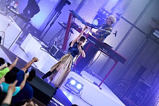 「＜ライブレポート＞GARNiDELiA　雨の中、ワールドワイドな存在感を見せつけた【World Tour 2024 -TEN- [MAKUAKE]】」