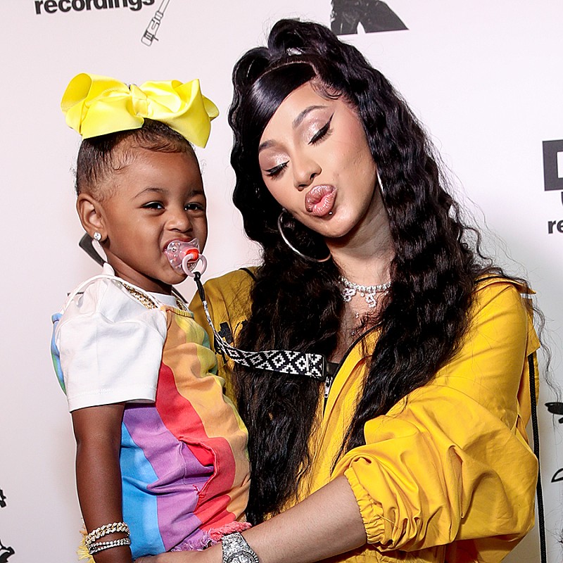 「カーディ・B、娘カルチャーの6歳の誕生日を祝う「信じられない」」1枚目/1