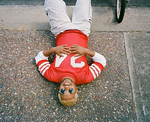 「トロ・イ・モワ、ケヴィン・アブストラクト＆レヴ参加曲「Heaven」公開」