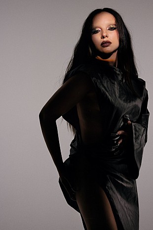 「リトル・ミックスのジェイド、ソロ・デビュー曲「エンジェル・オブ・マイ・ドリームス」のMV公開」