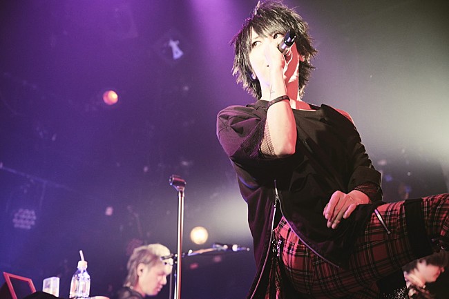 「マオ、ソロ初フルアルバムを引っさげた全国ツアー【MAO TOUR 2024 -habit-】初日公演のオフィシャルレポ到着」1枚目/2