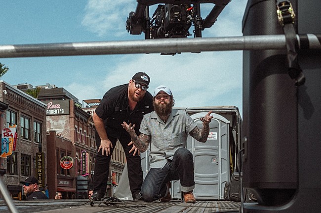 「ポスト・マローン、ルーク・コムズとタッグを組んだ「Guy For That」MV公開	」1枚目/2