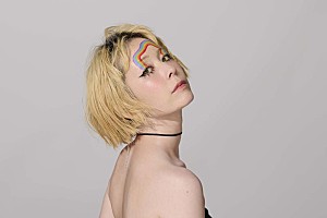 木村カエラ、デビュー20周年記念EP『F(U)NTASY』リリース決定 | Daily