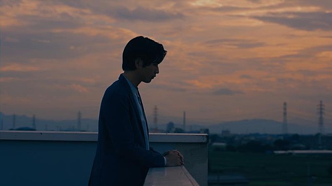 「川崎鷹也、「夕陽の上」MV公開」1枚目/4