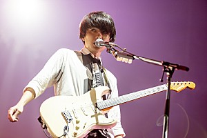 ライブレポート＞「ロックバンドを諦めなくて良かった」――UNISON