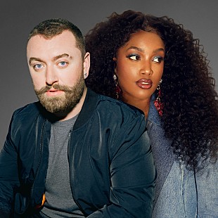 「サム・スミス、デビュー作10周年を記念してイザとデュエットした「レイ・ミー・ダウン」公開」