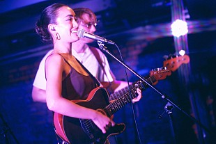 「ミイナ・オカベ、日本初ショーケース実施　北欧の風を感じる心地よいライブ届ける」